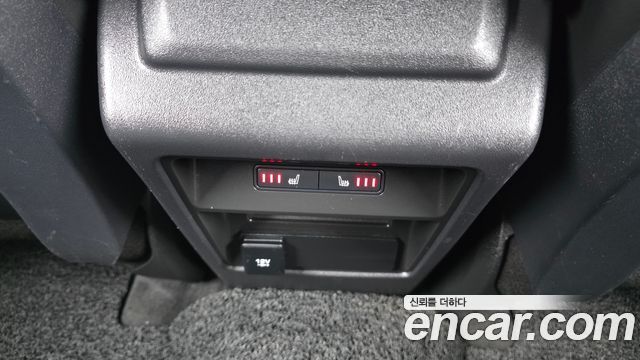 Land Rover Discovery Sport 2.0 TD4 HSE Luxury 2018 — фото 18