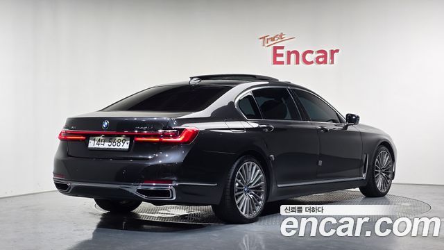 BMW 7 Series (G11) 740Li xDrive Design Pure Excellence 2020 — фото 2