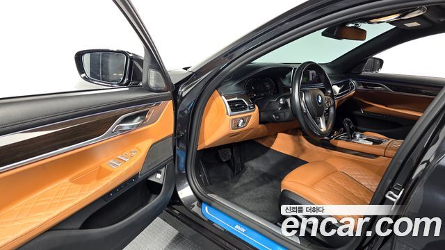 BMW 7 Series (G11) 740Li xDrive Design Pure Excellence 2020 — фото 10