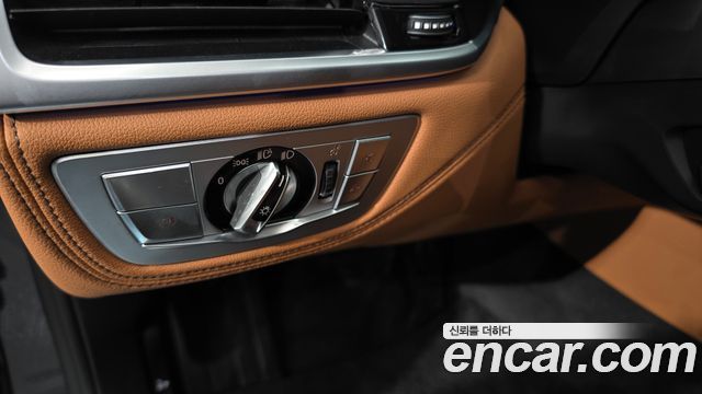 BMW 7 Series (G11) 740Li xDrive Design Pure Excellence 2020 — фото 28