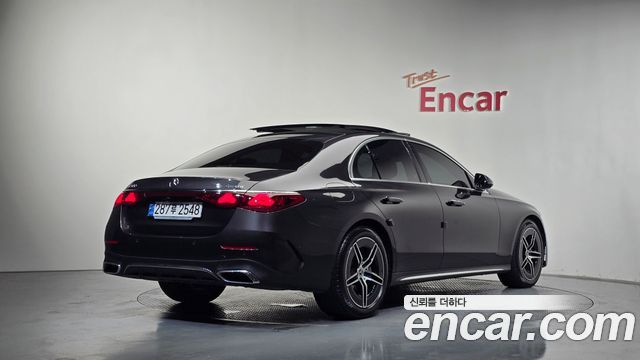 Mercedes-Benz E-Class (W214) E300 4MATIC AMG Line 2024 — фото 2
