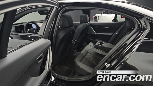 BMW 5 Series (G60) 520i Special Edition 2026 — фото 12