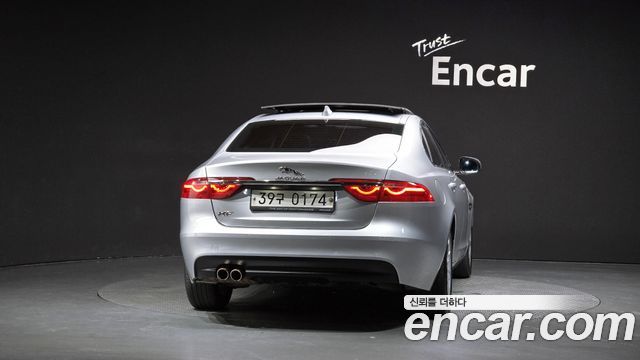 Jaguar XF (X260) 20d Prestige AWD 2017 — фото 4