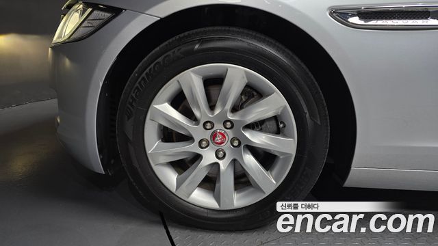 Jaguar XF (X260) 20d Prestige AWD 2017 — фото 5