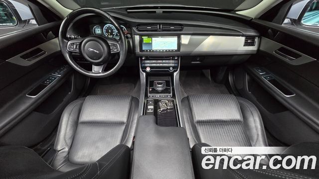 Jaguar XF (X260) 20d Prestige AWD 2017 — фото 7