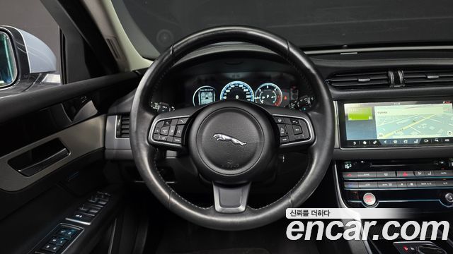 Jaguar XF (X260) 20d Prestige AWD 2017 — фото 17