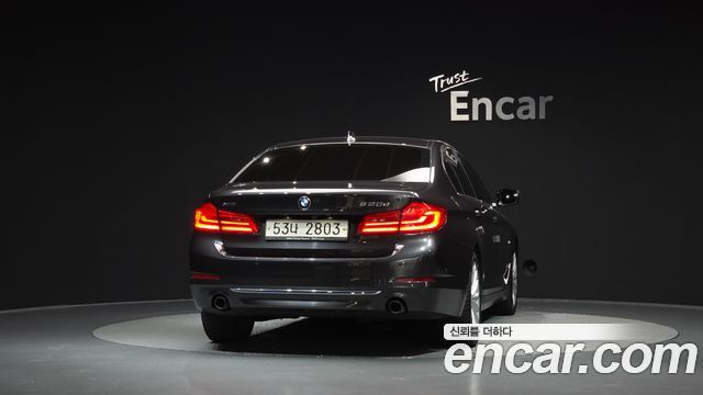 BMW 5 Series (G30) 520d xDrive Luxury Plus 2018 — фото 4