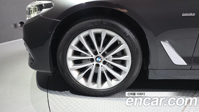 BMW 5 Series (G30) 520d xDrive Luxury Plus 2018 — фото 5