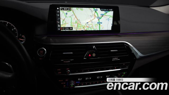 BMW 5 Series (G30) 520d xDrive Luxury Plus 2018 — фото 14