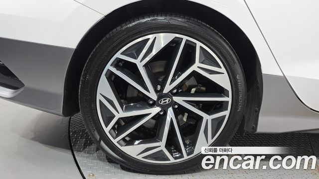 Hyundai Ioniq 6 Long Range Exclusive + 2023 — фото 5