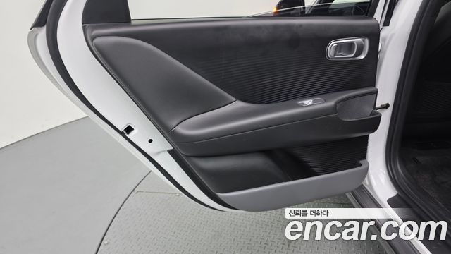 Hyundai Ioniq 6 Long Range Exclusive + 2023 — фото 25
