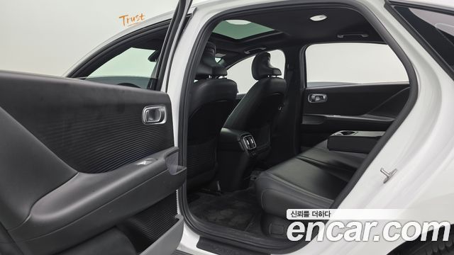 Hyundai Ioniq 6 Long Range Exclusive + 2023 — фото 28