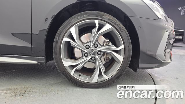Audi A3 (8Y) 40 TFSI Premium 2023 — фото 27