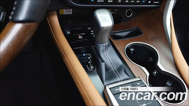 Lexus RX450h (IV) Executive 2022 — фото 21