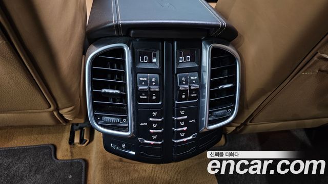 Porsche Cayenne 4.8 S 958 2013 — фото 19