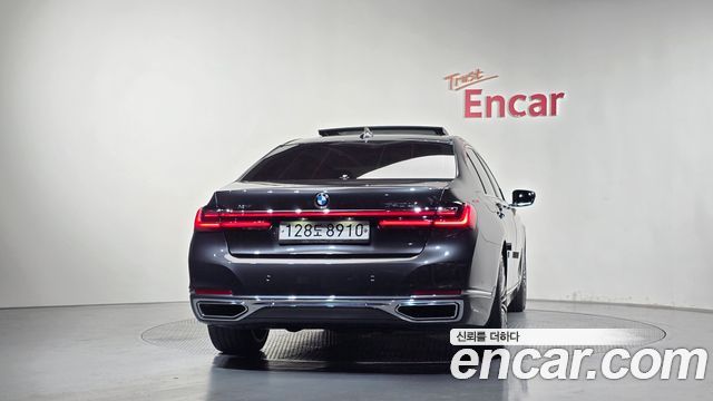 BMW 7 Series (G11) 740Li xDrive Design Pure Excellence 2020 — фото 4