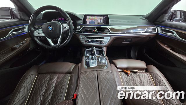 BMW 7 Series (G11) 740Li xDrive Design Pure Excellence 2020 — фото 7