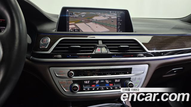 BMW 7 Series (G11) 740Li xDrive Design Pure Excellence 2020 — фото 18