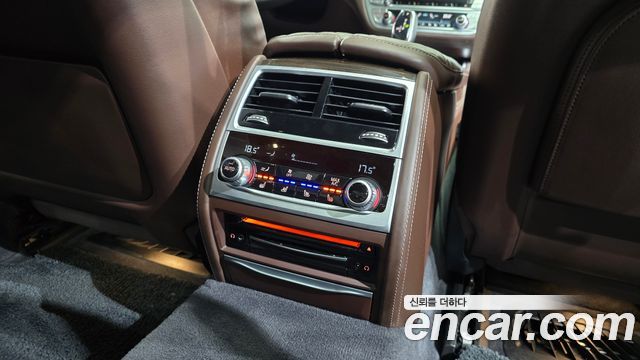 BMW 7 Series (G11) 740Li xDrive Design Pure Excellence 2020 — фото 19