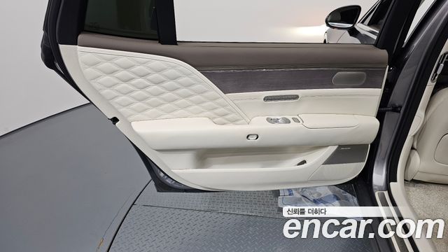 Genesis G90 (RS4) Gasoline 3.5 Turbo e-S/C AWD LWB 2023 — фото 25