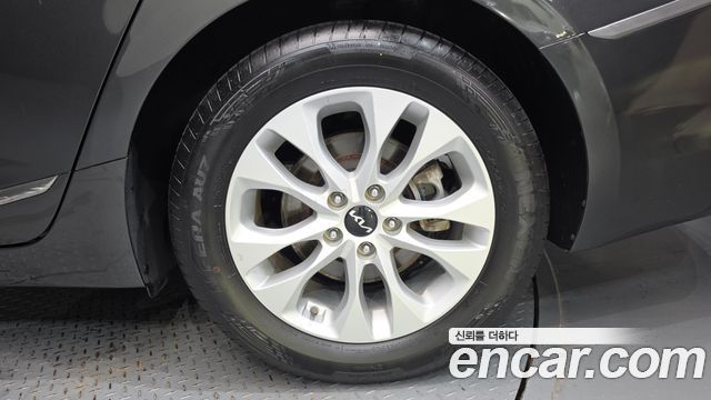 Kia K8 2.5 Gasoline 2WD Noblesse 2023 — фото 21