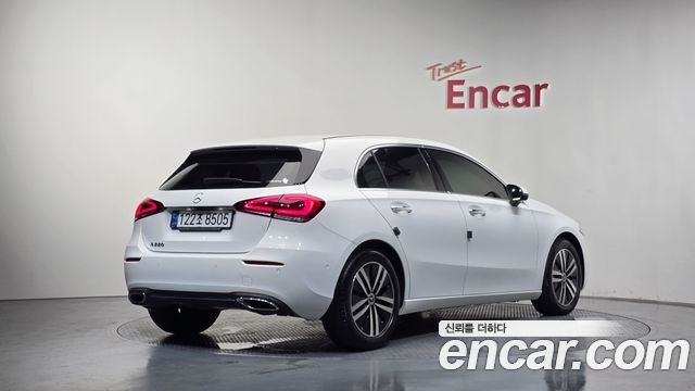 Mercedes-Benz A-Class (W177) A220 Hatchback 2022 — фото 2