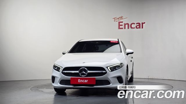 Mercedes-Benz A-Class (W177) A220 Hatchback 2022 — фото 3