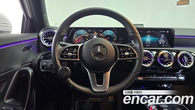 Mercedes-Benz A-Class (W177) A220 Hatchback 2022 — фото 13