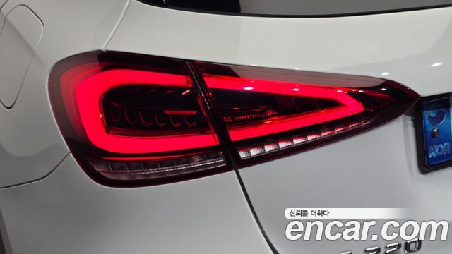 Mercedes-Benz A-Class (W177) A220 Hatchback 2022 — фото 23
