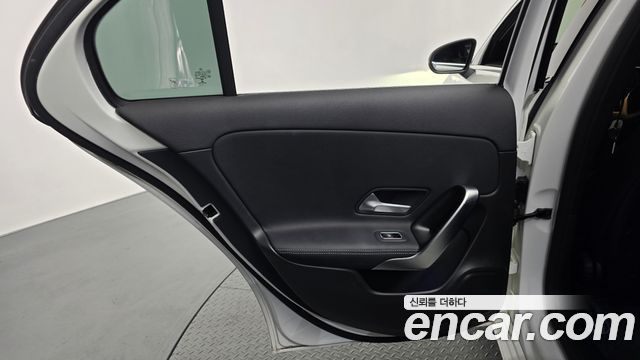 Mercedes-Benz A-Class (W177) A220 Hatchback 2022 — фото 25
