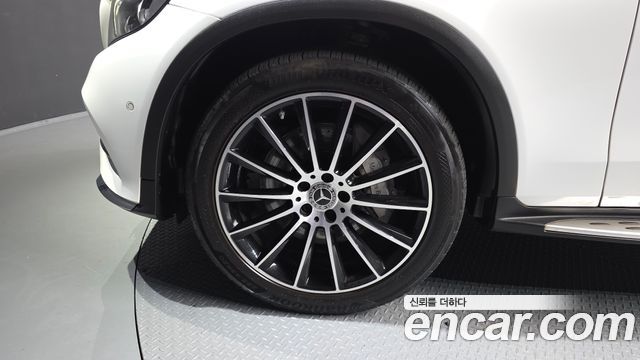 Mercedes-Benz GLC-Class (X253) GLC300 4MATIC AMG Line 2019 — фото 5