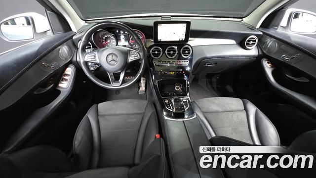 Mercedes-Benz GLC-Class (X253) GLC300 4MATIC AMG Line 2019 — фото 7