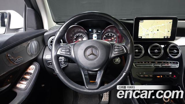 Mercedes-Benz GLC-Class (X253) GLC300 4MATIC AMG Line 2019 — фото 13