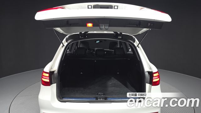 Mercedes-Benz GLC-Class (X253) GLC300 4MATIC AMG Line 2019 — фото 20