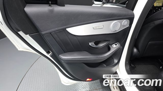 Mercedes-Benz GLC-Class (X253) GLC300 4MATIC AMG Line 2019 — фото 25