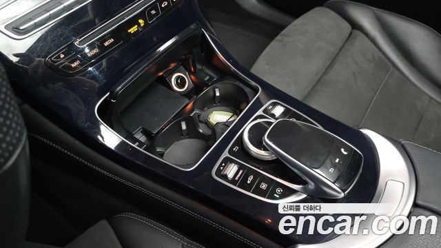 Mercedes-Benz GLC-Class (X253) GLC300 4MATIC AMG Line 2019 — фото 29