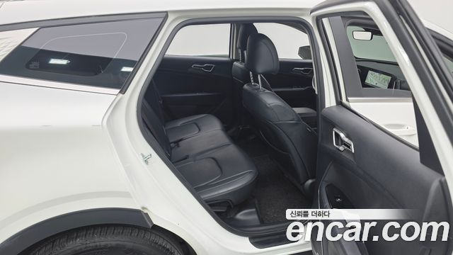 Kia Sportage (V) Diesel 2.0 2WD Prestige 2022 — фото 11
