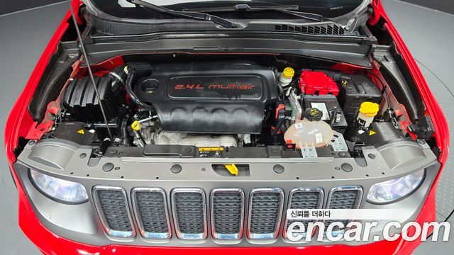 Jeep Renegade 2.4 Limited 2019 — фото 6