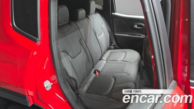 Jeep Renegade 2.4 Limited 2019 — фото 15