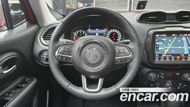 Jeep Renegade 2.4 Limited 2019 — фото 17