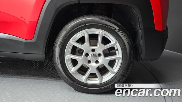 Jeep Renegade 2.4 Limited 2019 — фото 27