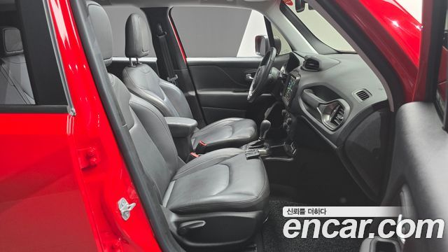 Jeep Renegade 2.4 Limited 2019 — фото 32