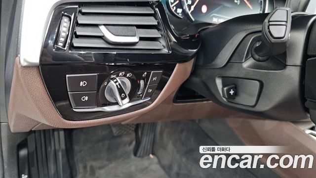 BMW 5 Series (G30) 530i xDrive Luxury Plus 2018 — фото 19
