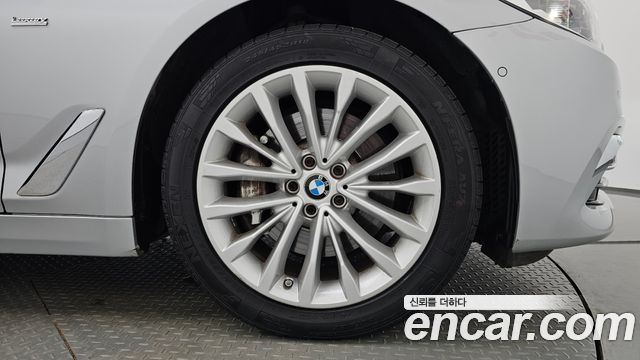 BMW 5 Series (G30) 530i xDrive Luxury Plus 2018 — фото 21