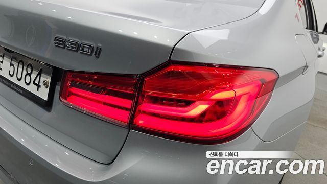 BMW 5 Series (G30) 530i xDrive Luxury Plus 2018 — фото 23