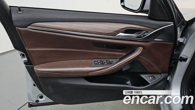 BMW 5 Series (G30) 530i xDrive Luxury Plus 2018 — фото 24