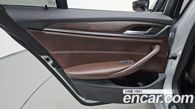BMW 5 Series (G30) 530i xDrive Luxury Plus 2018 — фото 25