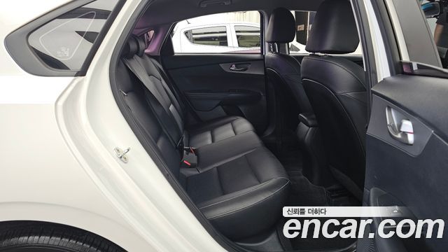 Kia K3 Standard 2021 — фото 12