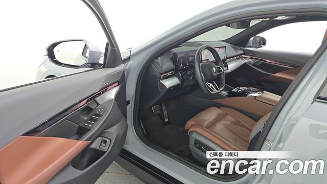 BMW 5 Series (G60) 530i xDrive M Sport 2024 — фото 10