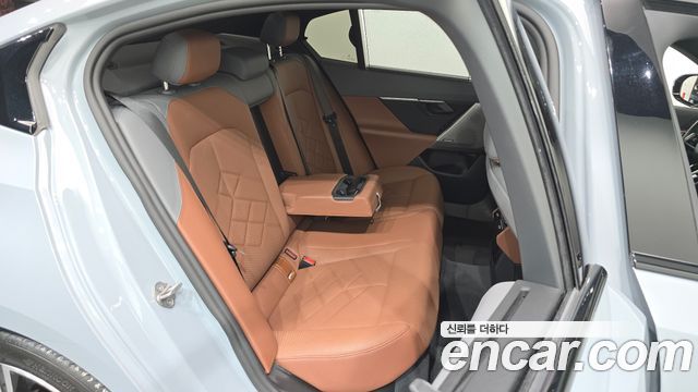 BMW 5 Series (G60) 530i xDrive M Sport 2024 — фото 11